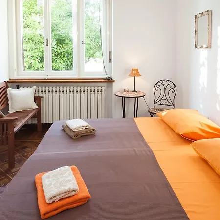 Ira Apartment