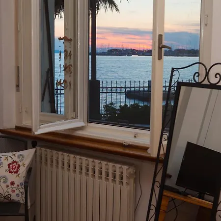 Ira Apartment *